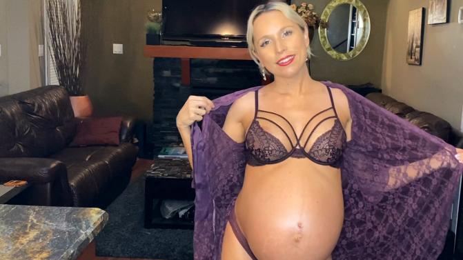 [Manyvids.com] Grace Squirts - Lingerie For My Boss While Pregnant [2020 г., pregnant, solo, 1080p, WEB-DL]