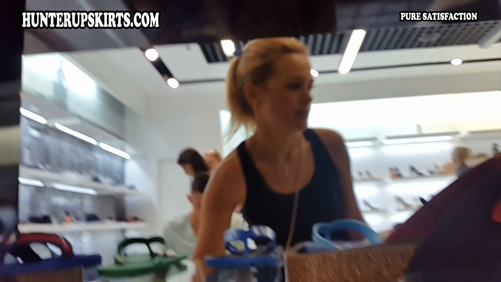 [Hunterupskirts.com] Peeping under skirts in Ukrainian stores (228 rollers) [2016-2017, Voyeur, Upskirt, 720p, 1080p]