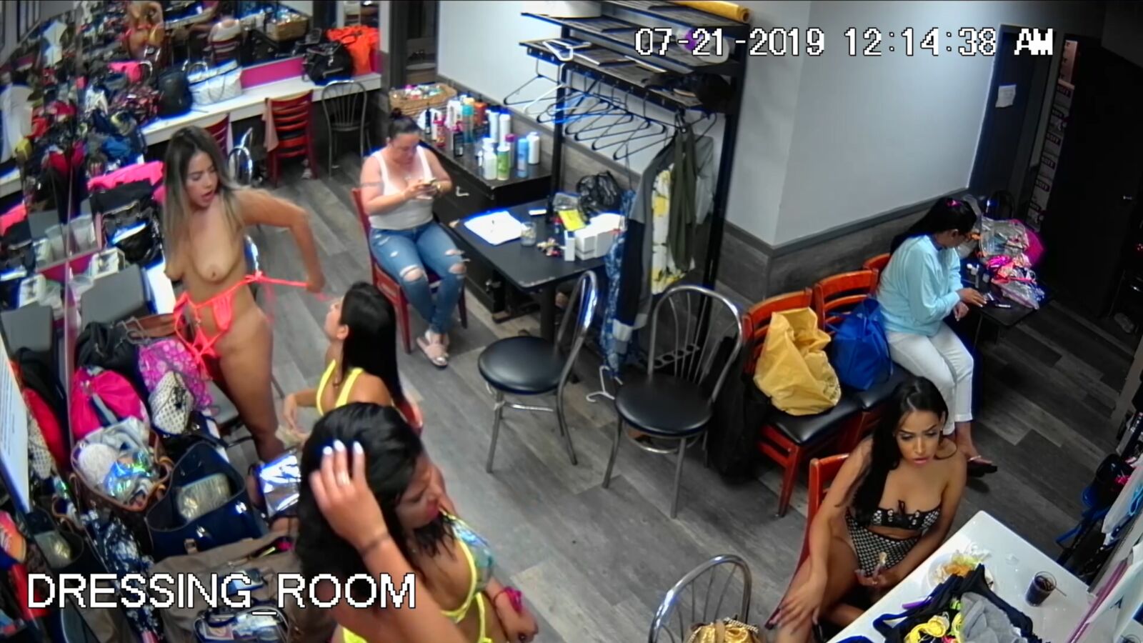 Make-up Room Striptease of Club / Grimer and Strip Creamer (5 Rollers) [2019, Voyeur, Locker Room, Dressing Room, HDRip]