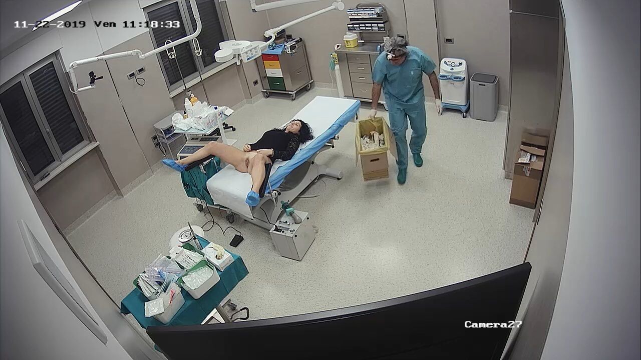 Gynecological Procedures / Gynecological Procedures (3 Roller) [2019, Peeping / Voyeur, 720p, CamRip]