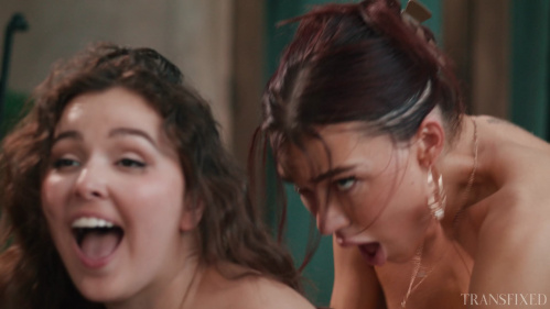 Transfixed 24 11 06 Emma Rose and Leana Lovings Serendipity Cafe XXX 2160p MP4-Narcos [XC]