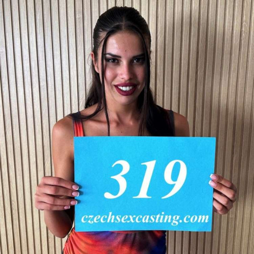Sexy Macarena Lewis wants more work in adult industry