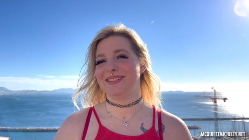 Matylde, 20, Has Her Own World