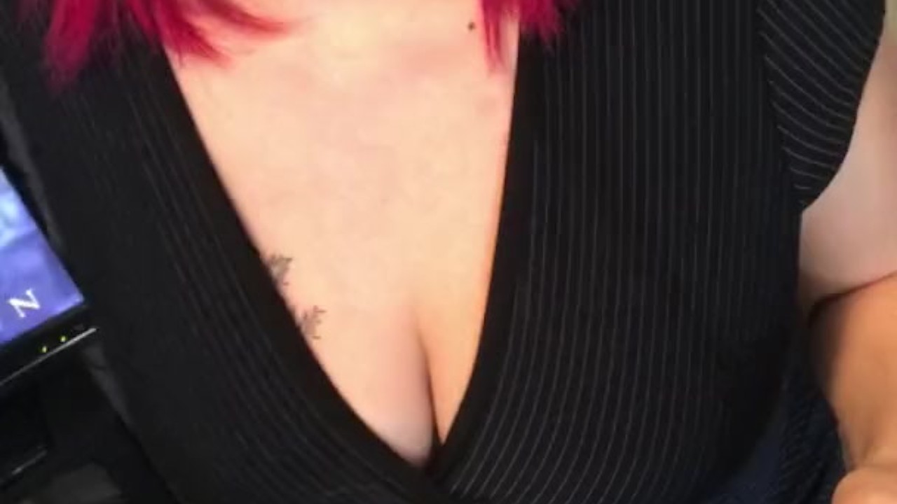 [SecretDirtyMomma] Pregnant redhead strips and makes you want more