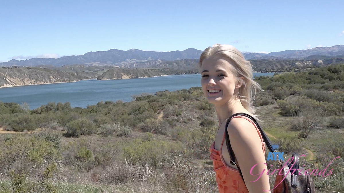 [ATKGirlfriends.com] Nicole Nichols - Central Cali 1/4 (1775 Scene #1) [2025-04-03, Blonde, Blowjob, Foot Fetish, POV, Petite, Shaved, Smoking, Tattoos, Date, 2160p, SiteRip]