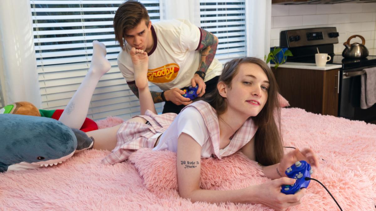 [Femout.xxx] Kitty Bell - Game On with Kitty and John (16 Mar, 2023) [2023 г., Shemale, Transsexual, Hardcore, Small Tits, Blowjob, Anal, Bareback, Cumshot, 1080p]