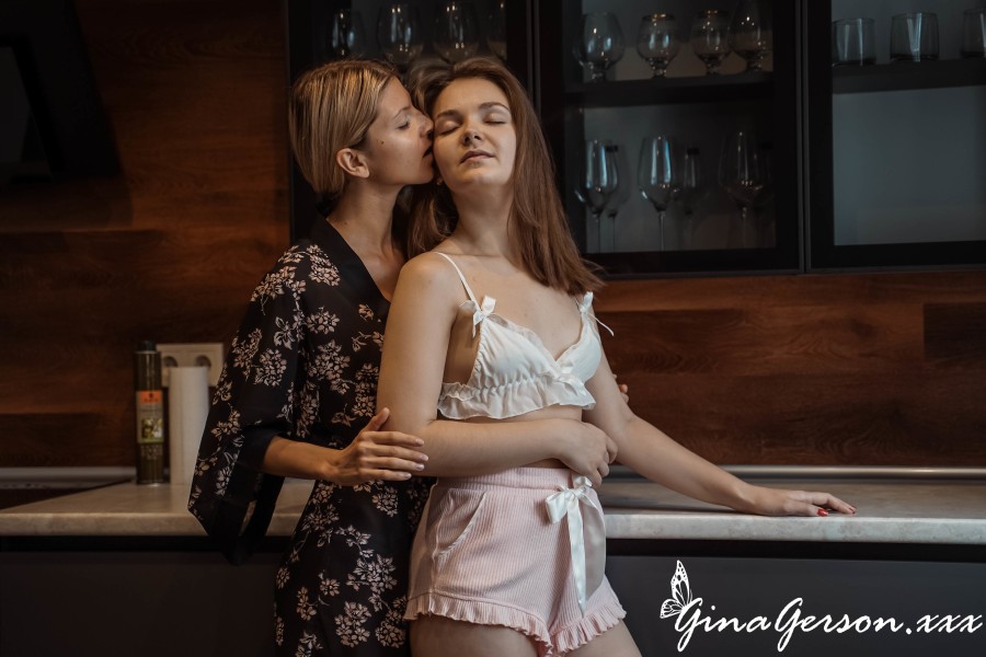 [GinaGerson.xxx] 2024-08-31 Gina Gerson, Simona Purr - BTW us [Lesbian] [3936x2624, 61 фото]
