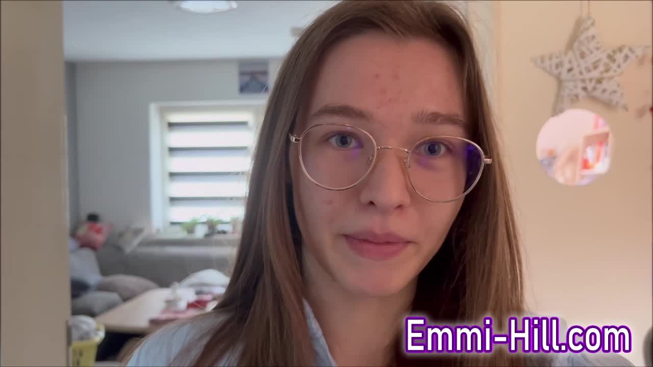 Dreifacher squirt! Dnnes teenie orgasmen