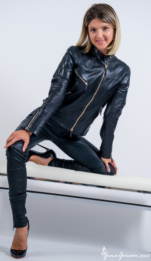 [GinaGerson.xxx] 2025-01-10 Gina Gerson - Gucci looking hot on me [Solo, Leather] [3209x4821, 34 фото]