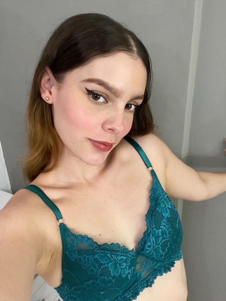 [blowketing.com / manyvids.com / onlyfans.com] Miasossa - Sextape #1 [2024, Amateur, Blowjob, Latina, Natural Tits, Teen, 1020p, SiteRip]