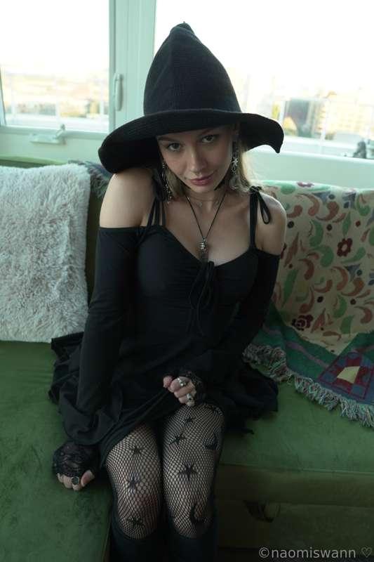 [OnlyFans.com] Naomi Swann (4 ролика) Pack [2024-2025, Anal, Blowjob, Cosplay, Cumshot, Foot Fetish, Footjob, Gonzo, Natural Tits, POV, Piercing, Straight]