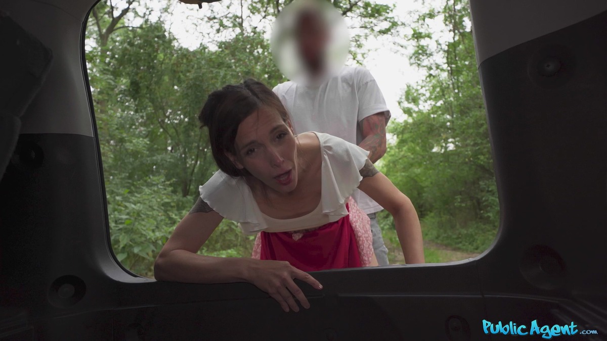 [PublicAgent.com / FakeHub.com] Mia Moone - Shy Waitress Needs More Than Tips (20.11.2025) [2025 г., MILF, Gonzo, Hardcore, All Sex, 1080p]