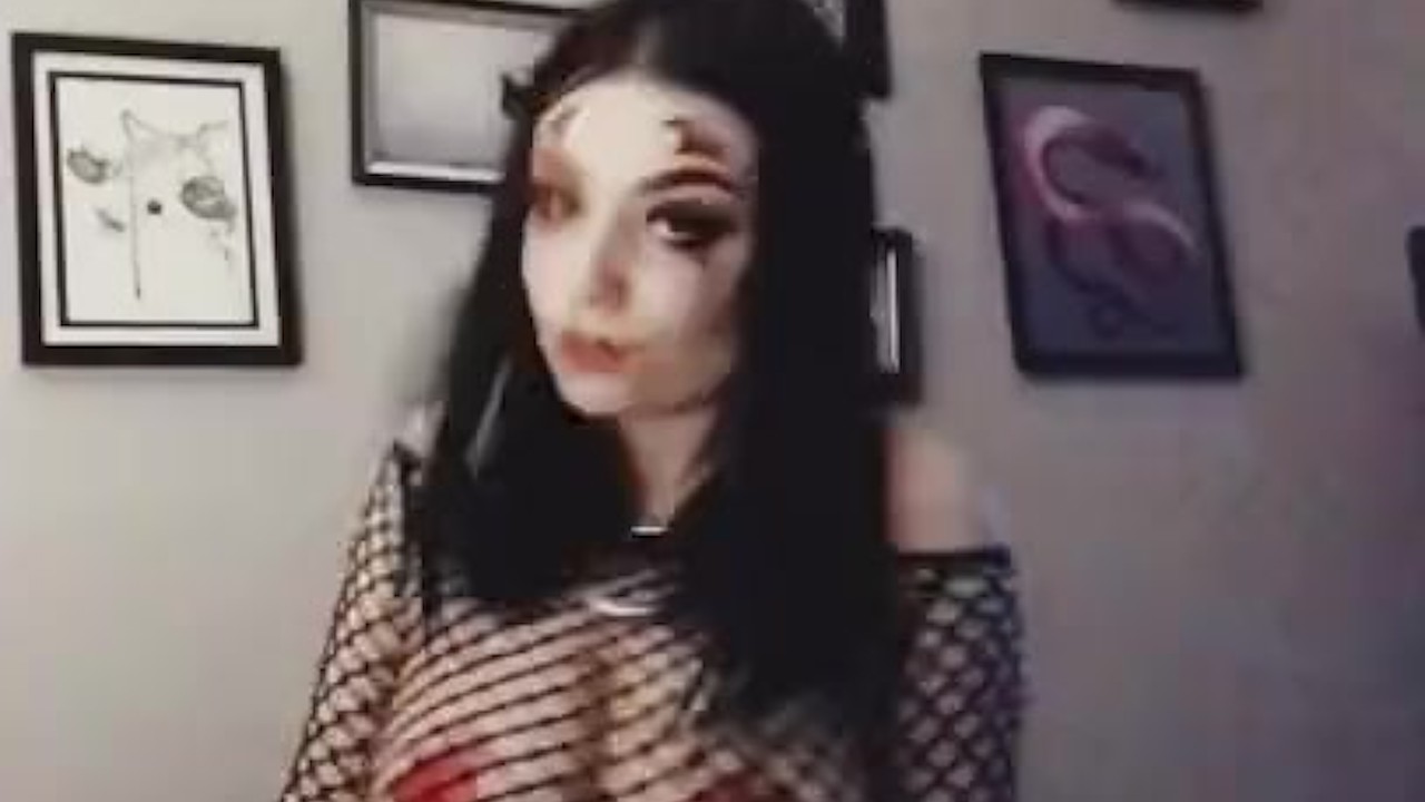 Lil devil goth girl seduces u