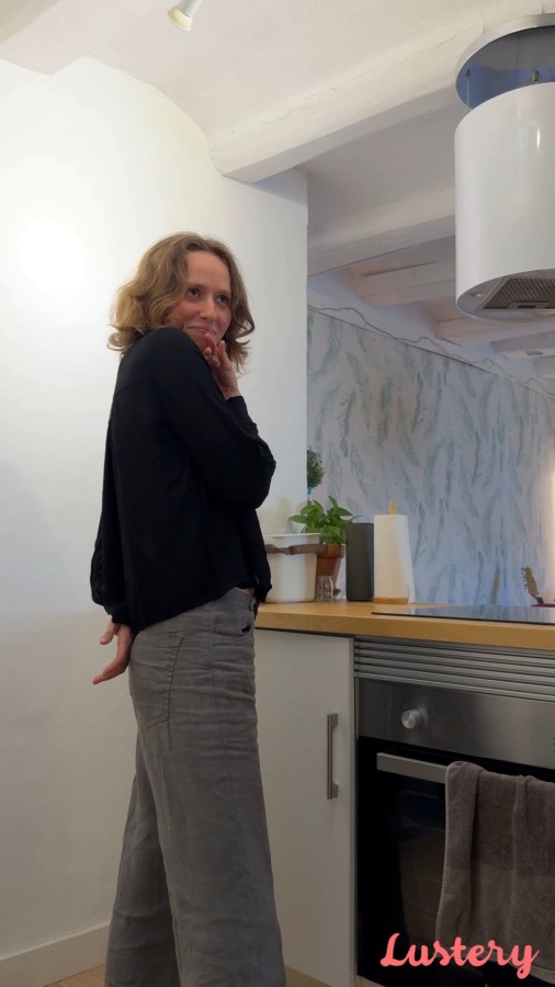 [Lustery.com] Fritz & Suzy - Lunch Break (E1910) [2025-10-21, Cunnilingus, Kisses, 1080p, SiteRip]