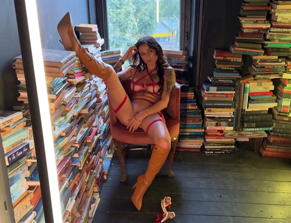 [Maycontaingirl.com] 2025-11-12 Sammi Perri - Behind the Scenes No.2 [Solo, Erotic, Big tits] [1440p]