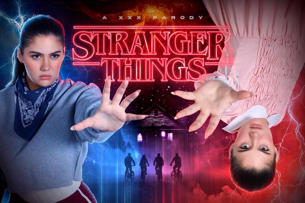 [18.64 GB] [VRCosplayX.com] Ellie Nova - Stranger Things A XXX Parody [2025-12-25, Babe, Big Tits, Blowjob, Brunette, Chubby, Close Ups, Cosplay, Costume, Cowgirl, Cum On Body, Cumshot, Curvy, Doggystyle, Hardcore, Missionary, Parody, POV, Reverse Cowgirl, Teen, Tits Fucking, TV Show, VR, 8K, 4096p] [Oculus Rift / Vive]
