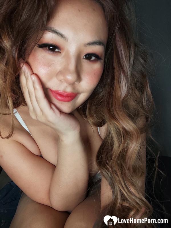 I am all alone and hungry for dick [Amateur,Solo,Posing] [5184*3880, 38 фото]