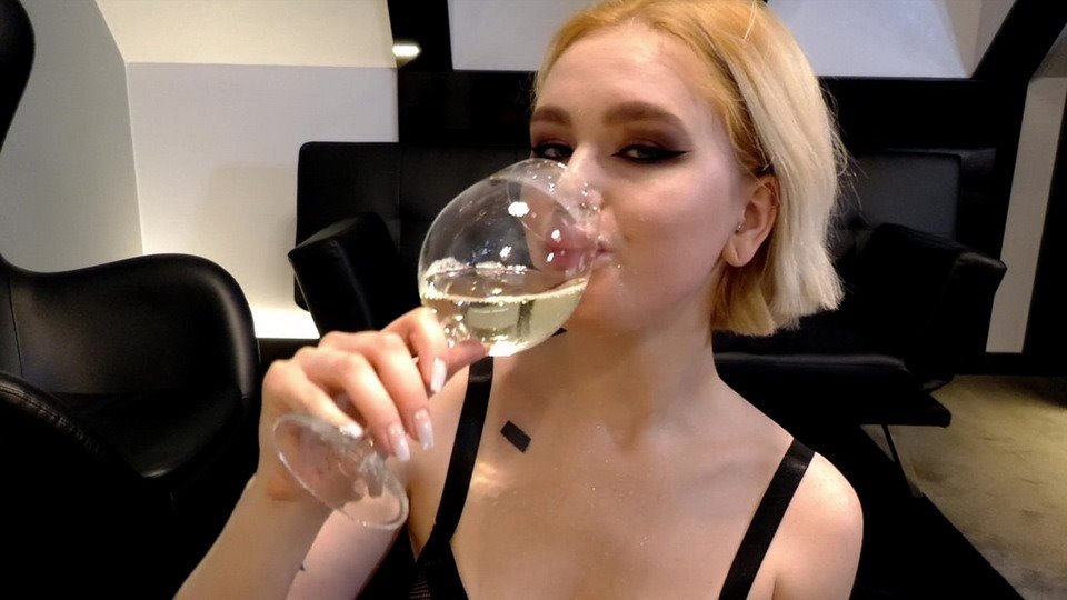 [LegalPorno.com / PissVids.com / Real Life RLP] Greta Foss (Real Life Porno 22: Greta Foss - Rimming, Piss Drinking and Hard Sex.) [2023-05-10, Gonzo, Straight, Big Ass, Deep Throat, Gagging, Rimming, Slap, Swallow, Peeing, 1080p]