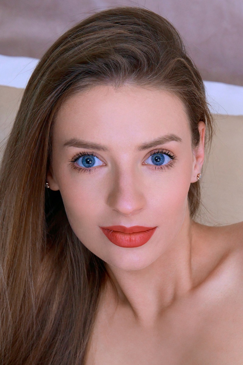 Brittany Bare (Olivia Orero) [Nubiles.net] 4 clips [2023-25 гг., Solo, Erotic, Posing, 1080p]