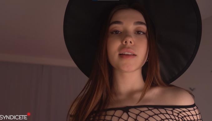 [manyvids.com] Syndicete aka Myelliqueen - 4K | Sweet witch loves anal fuck [2025-10-15, Anal, Masturbation, 2160p, SiteRip]