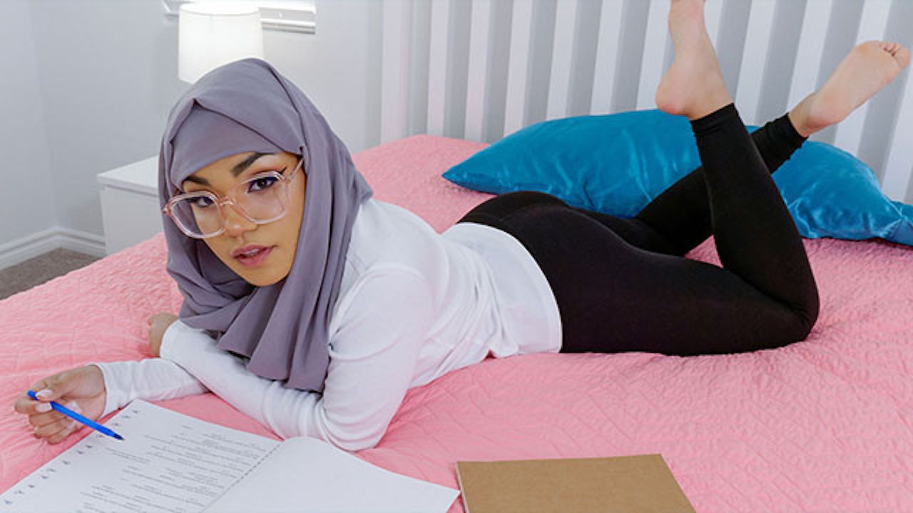 [Team Skeet] Hijab hookup - hot muslim teen with hijab twerks her huge round booty for lucky stud pov style