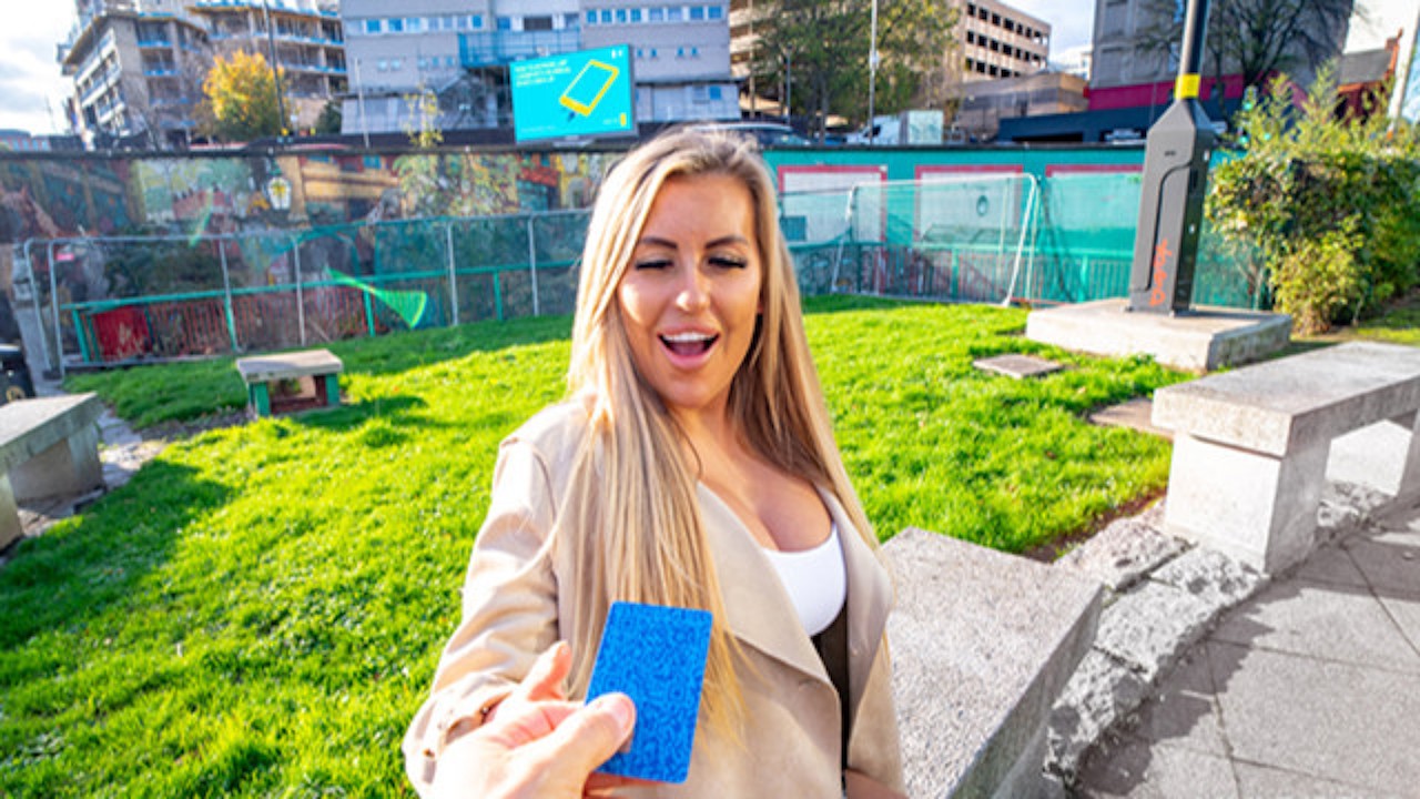 [MYLF] Slutty milf with big juicy tits emily blake pounds stranger for his credit card - shag street