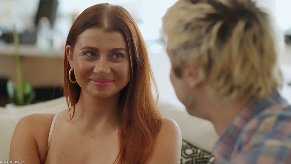 [PenthouseGold.com] Stella Luxx - Makes a Splash (11.02.2026) [All Sex, Hardcore, Gonzo]