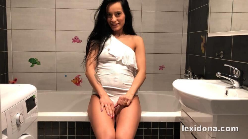[Lexidona.com] Lexi Dona – Pee PEE (03/21/2018) [2018, Brunette, Pissing, 720p] – Porn torrents download
