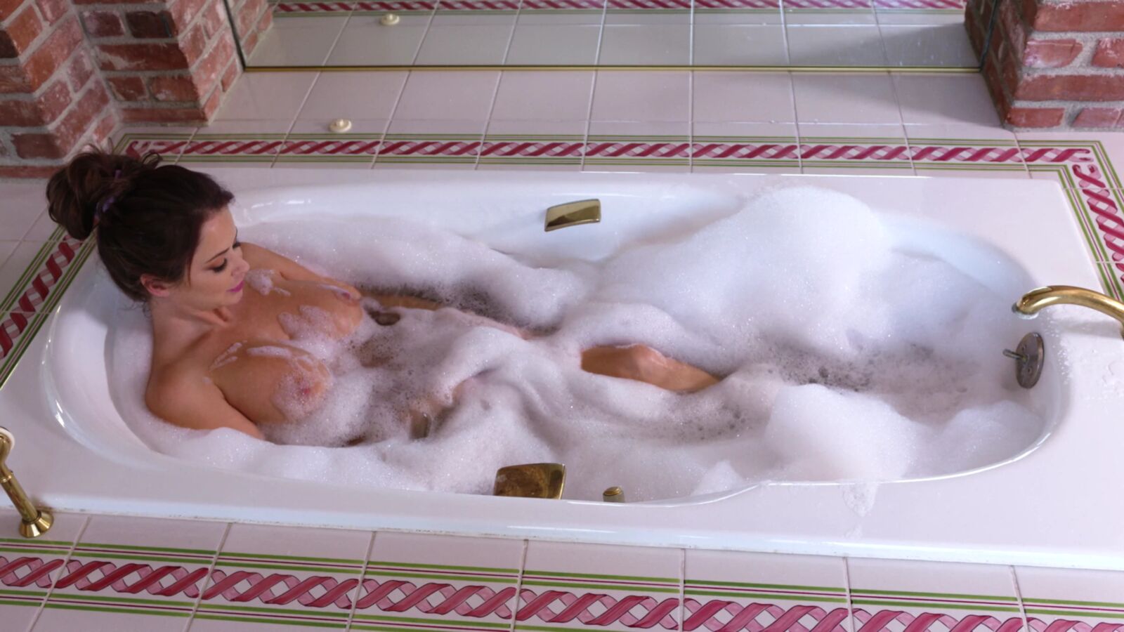 [2.22 GB] [Loveherfeet.com] Emily Addison (Neighbor Boy Spies My Milf Feet) [2021, Gonzo Hardcore All Sex Foot-Fetish Footjob, 1080p] – Porn torrents download