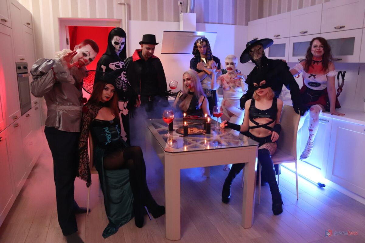 [Legalporno.com / Analvids.com / FLX] Foxy Slave, Altera Pars, Milka, Luna Haze, Amelia Lucs – Halloween: Orgy of the Dark Forces Faplex [31-10-2021, Russian, Anal, Anal Fisting, Ass Licking,Ass to Mouth, Cum Swallowing, 720p] – Porn torrents download