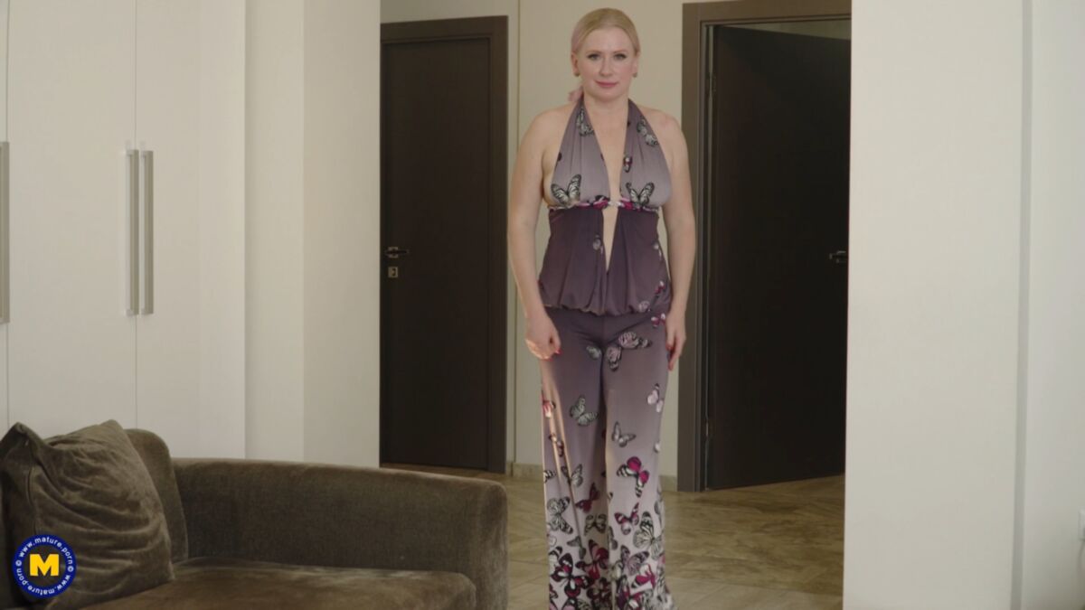 [Mature.nl] Vikky Shy (42) – Mom Vicky Shy With Her Large Nipples Loves to Masturbate [24-01-2022, Milf, Masturbation, Solo, Hairy Pussy, Women Orgasm, 1080p] – Porn torrents download