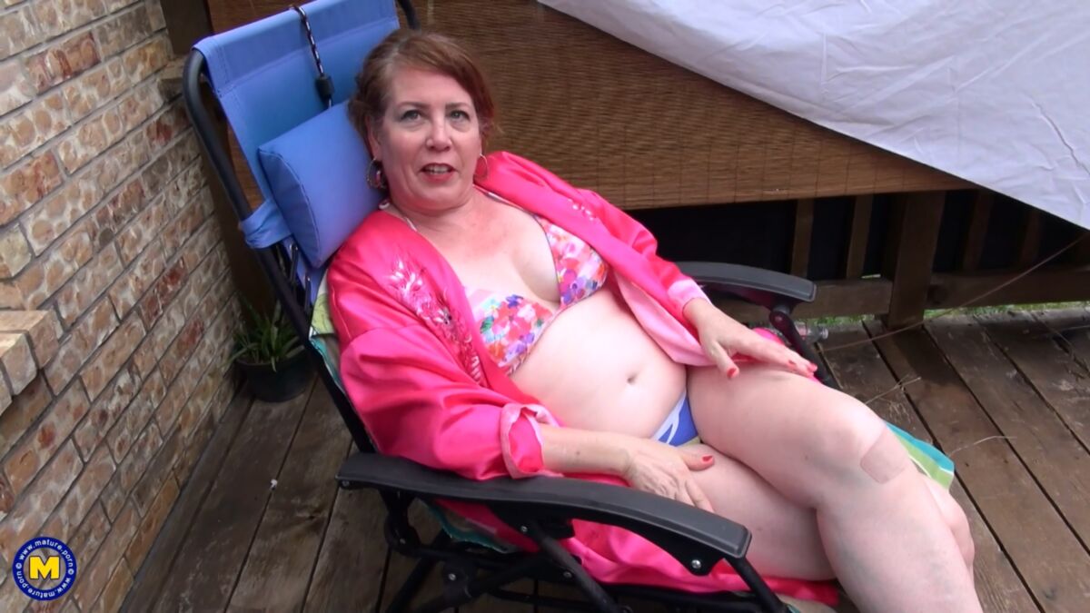 [Mature.nl] Brie Bently (53) – Mature Brie with her long hard nipples is getting caught playing with herself in the garden / 13722 [05-06-2020, Masturbation, Shaved, Solo, Toys, 1080p] – Porn torrents download