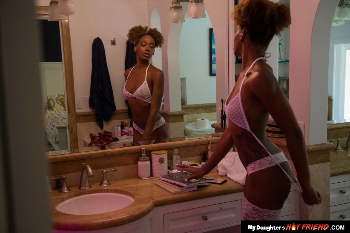 [MyDaughtershotfriend.com / naughtyamerica.com] Lacey London ||Ryan McLane (Lacey London Fucks Her Friend’s Dad in the Shower! / 26707) [2021-08-25, InterRACIAL, All SEX, Straight, Oral Sex, My Daughter’s Hot Friend, 360p] – Porn torrents download