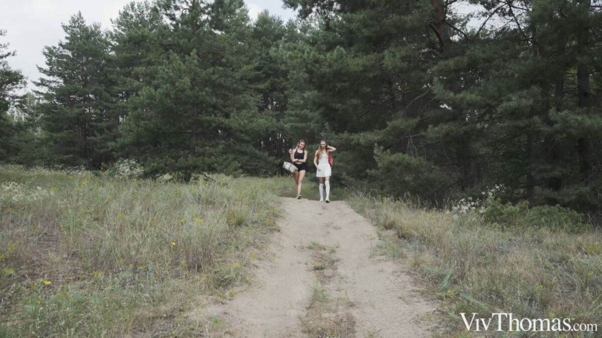 [Vivthomas.com / metart.com] Erika E, Elina de Lion – Hookah in Nature / 11.11.22 [2022, Girl / Girl, Lesbian, Outdoor, 1080p, Siterip] – Porn torrents download