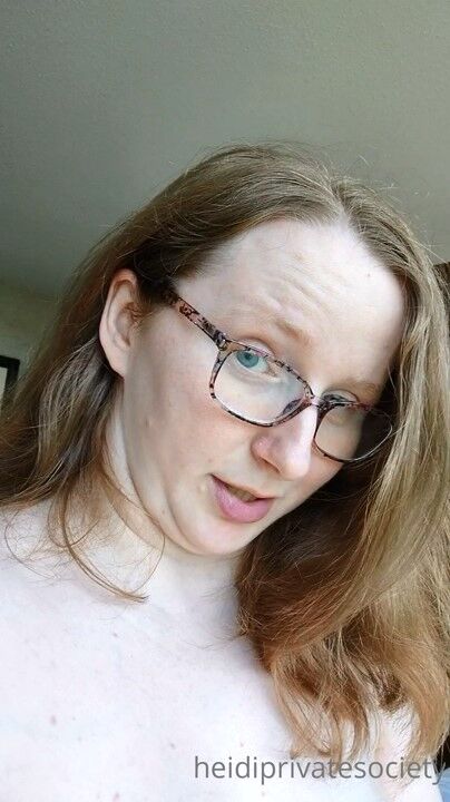 [Onlyfans.com] Heidiprivateesociety - Nerdy Mom Body [2021, Solo, Big Ass, Glasses, 720p, Siterip] | Free Porn Torrent