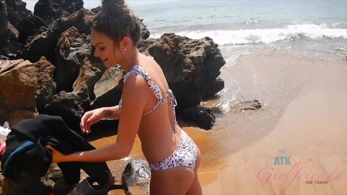 [Atkgirlfriends.com] athena faris (Hawaii 6/7) [2018, Squirt, Orgasm, Masturbation, POV, 1080P] – Porn torrents download