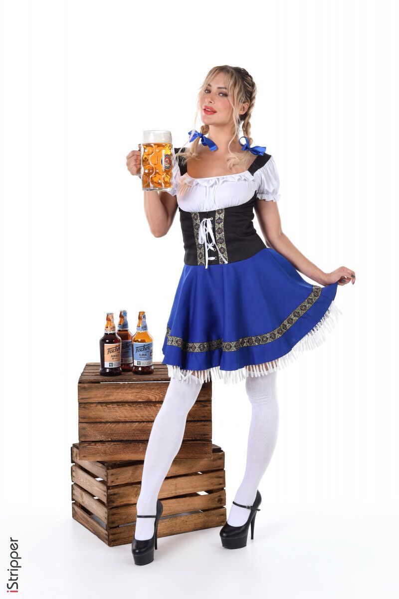[iStripper] 2022-10-20 Noemi Moon – Bavaria [Solo, Posing, Soft, Shaved] [4500 * 3003, 50 photos] – Porn torrents download