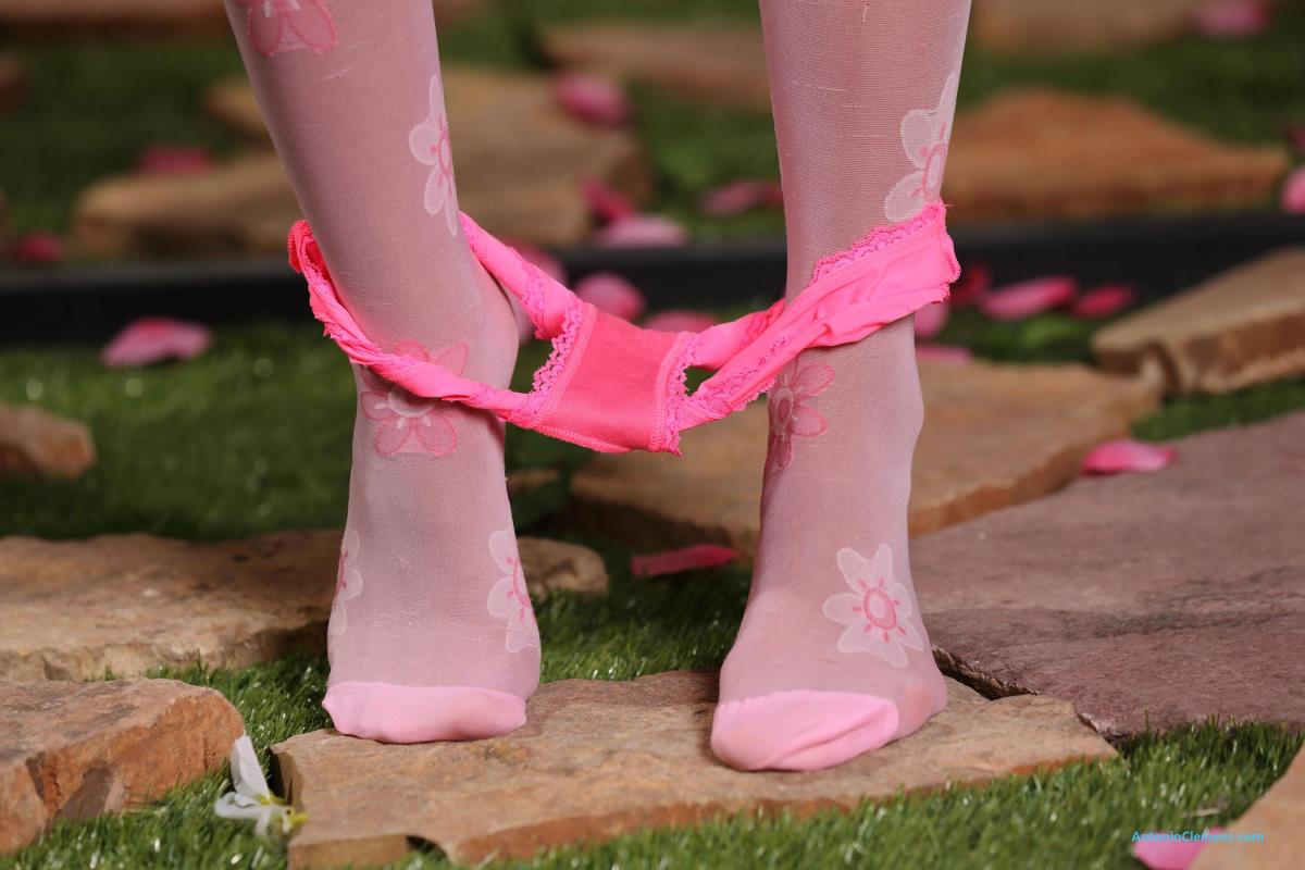 [66.4 MB]2024-04-08 Melena – Antonio Clemens – Flowers – Porn torrents download