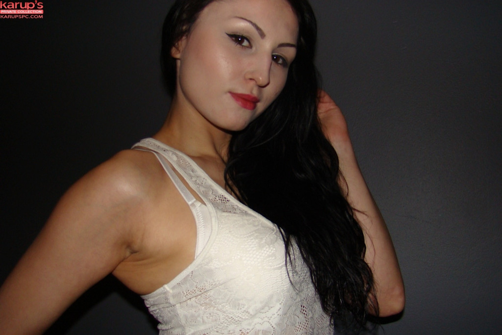 Adela T