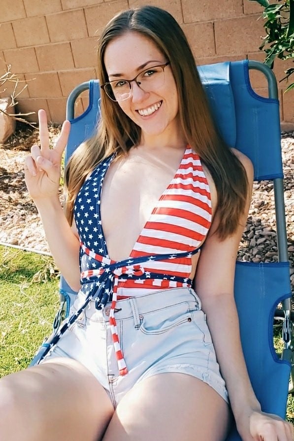 Lindsey Love (Cam-Girl)