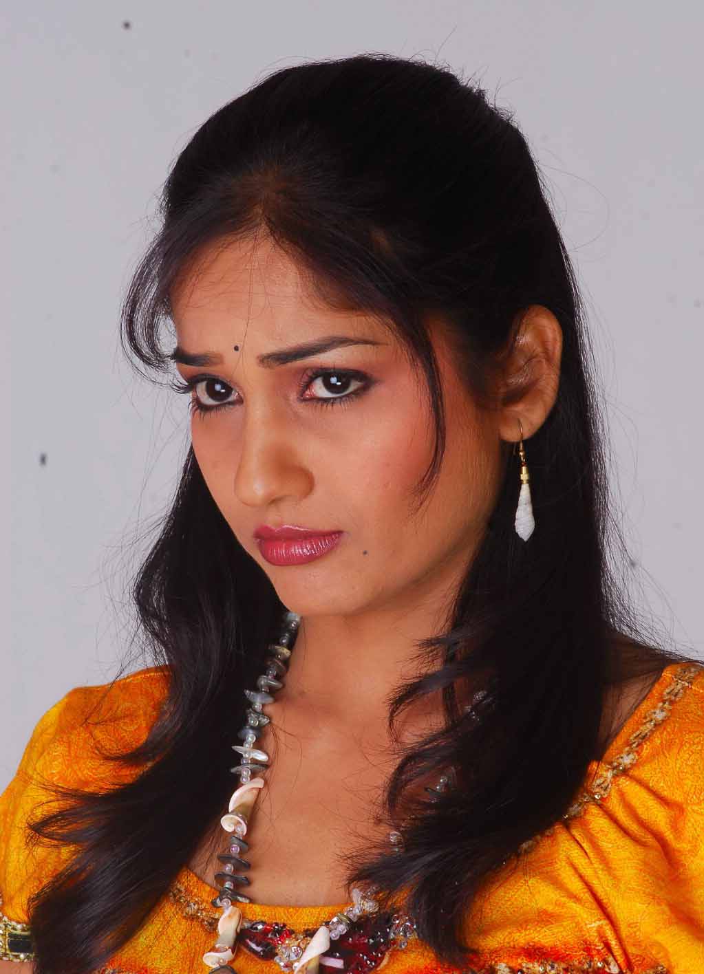 Maadhavi Latha