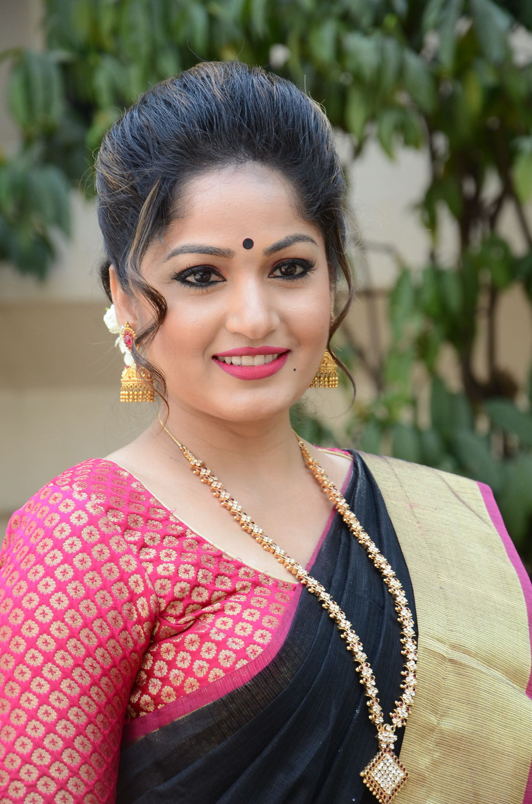 Maadhavi Latha