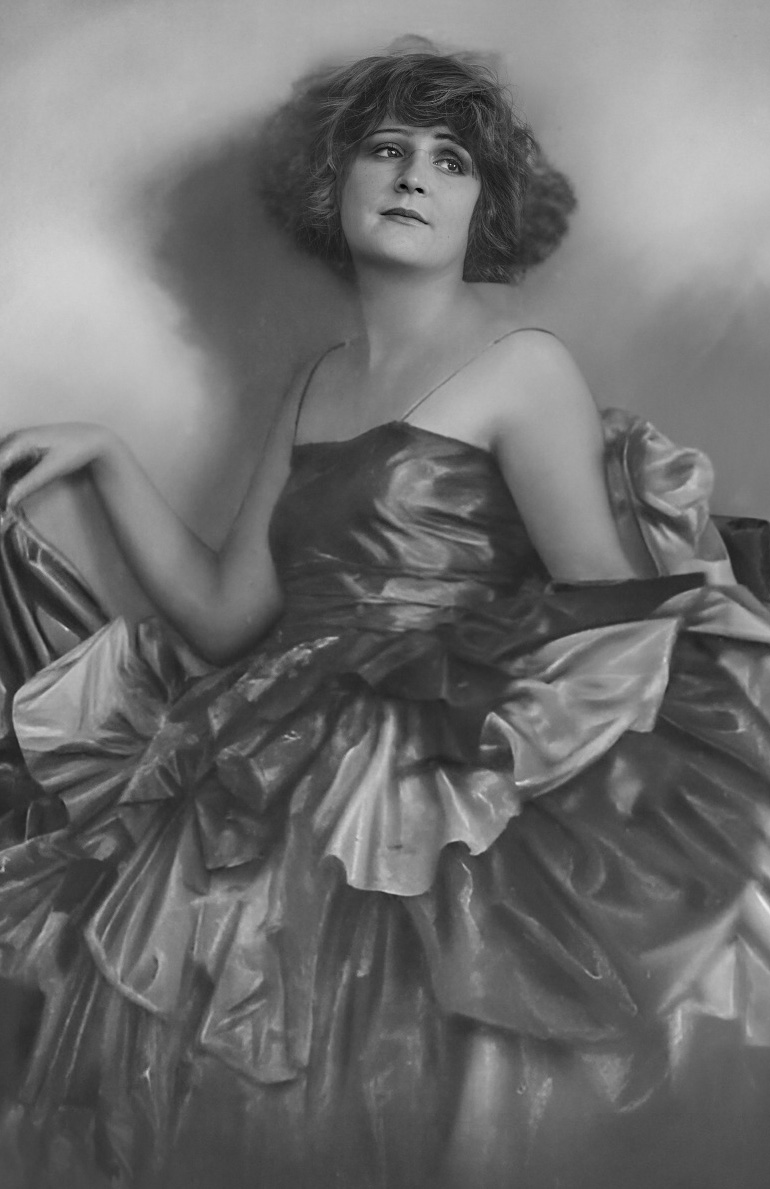 Xenia Desni